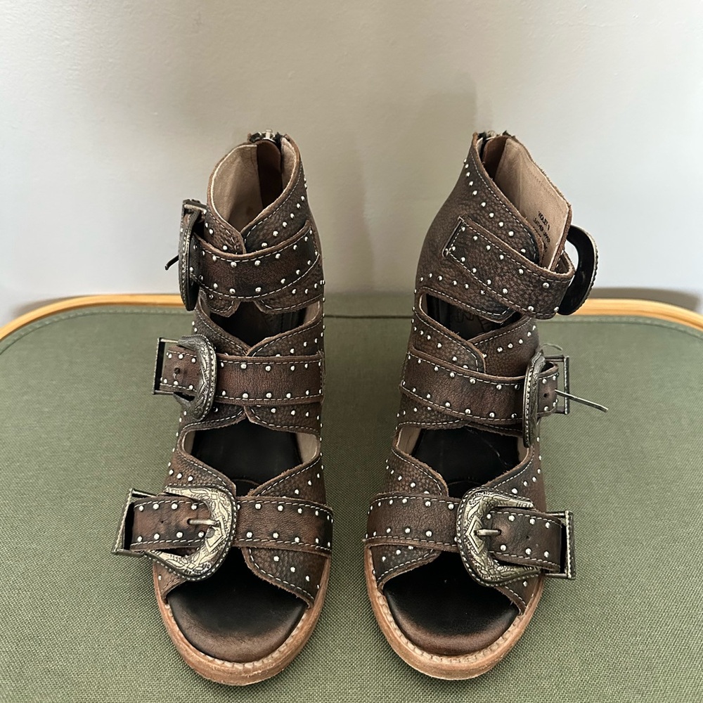 Studded Brown Sandals-Freebird Violet
